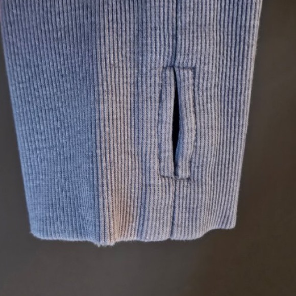 Long Sleeve Bench shirt - Picture 4 of 5